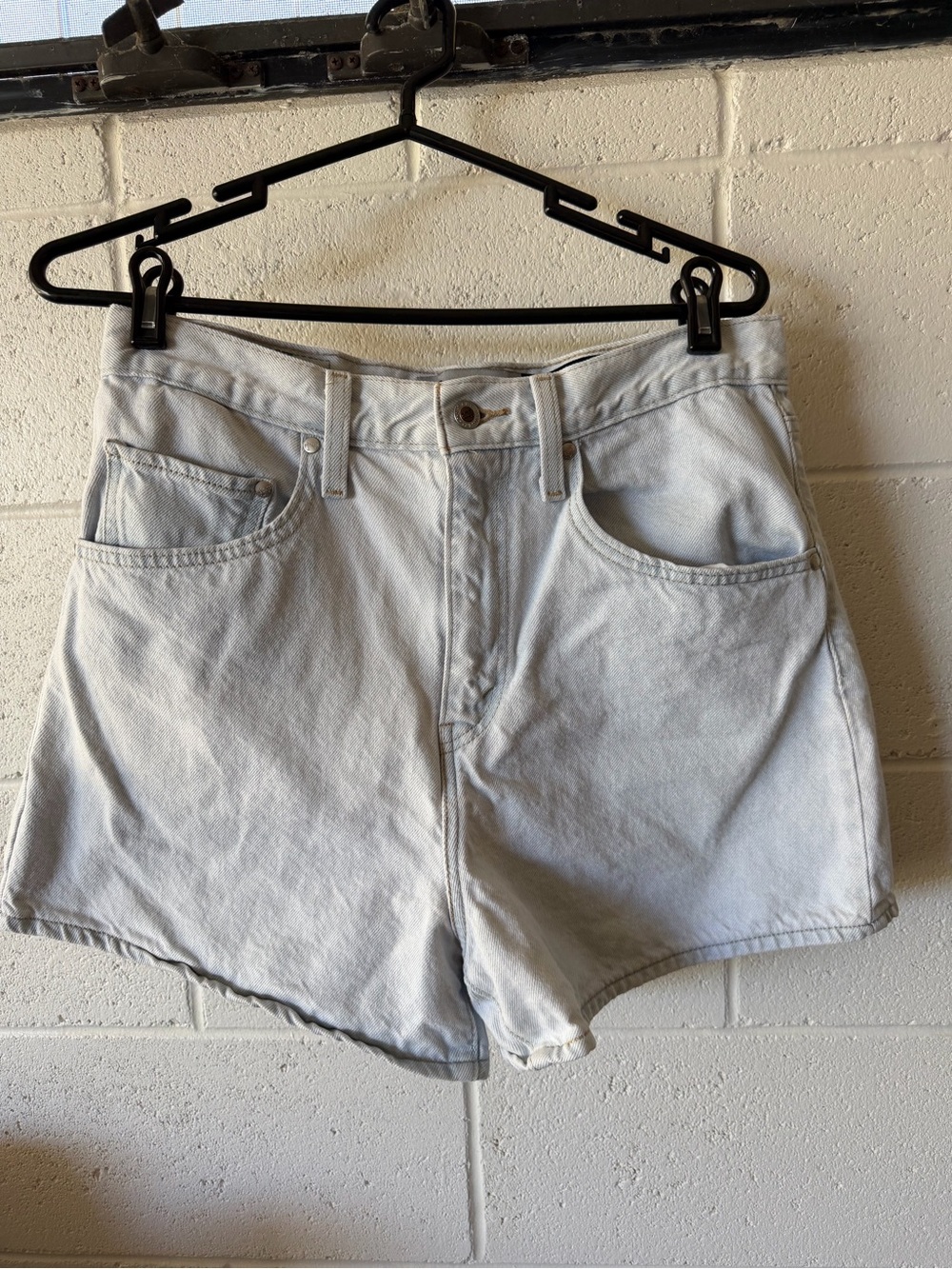 Levi's Silvertab Jean Shorts Womens 30 Light Wash Blue High Waisted Mom Denim